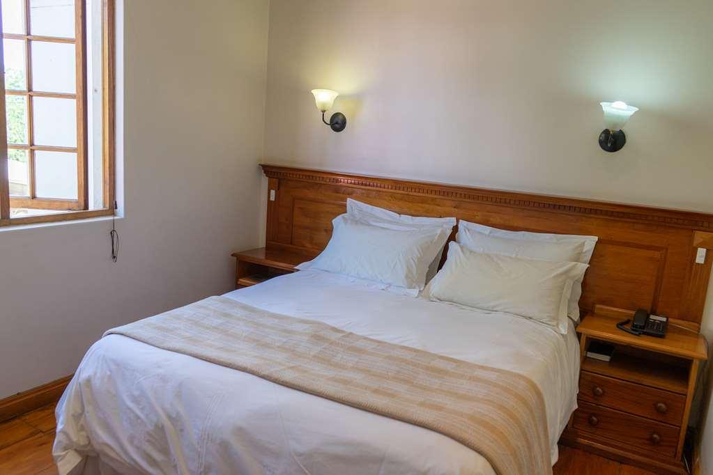 Turnberry Boutique Hotel Oudtshoorn Bilik gambar