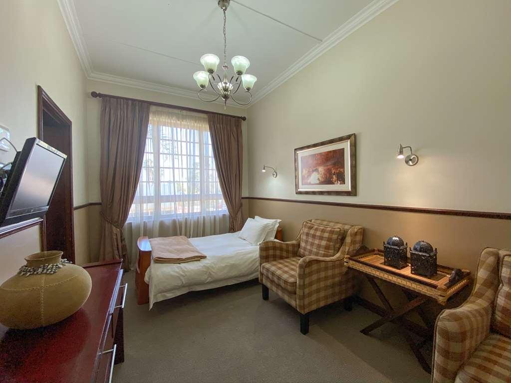 Turnberry Boutique Hotel Oudtshoorn Servis gambar
